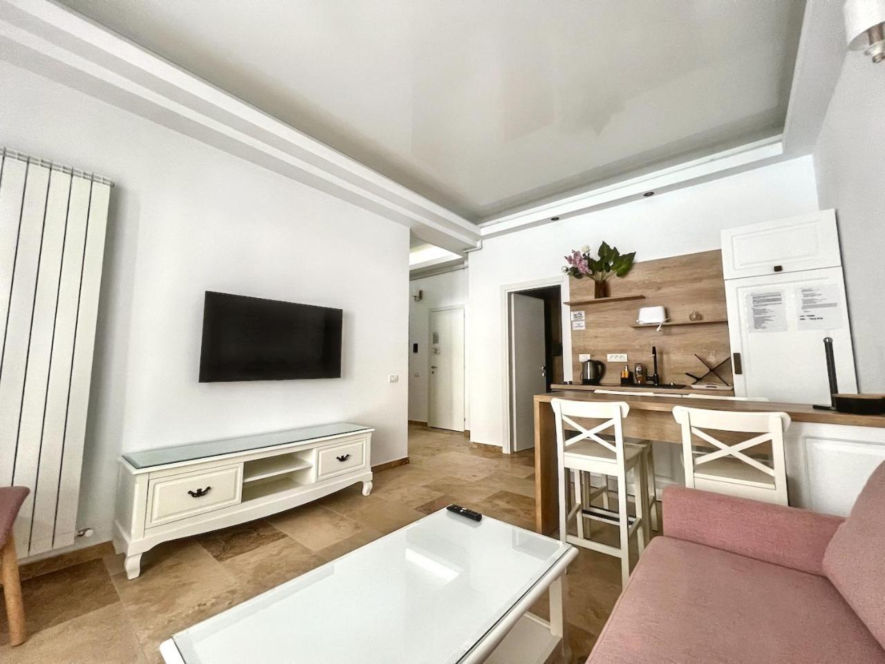 Black Sea Booking - Oana นาโวดาริ ภายนอก รูปภาพ